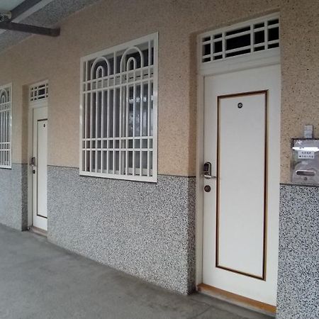枋寮屏南會館 Apartment Fangliao Bagian luar foto
